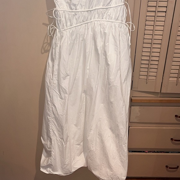 NA KD one shoulder shoulder dress , column style size 40, white with ties - Picture 8 of 8